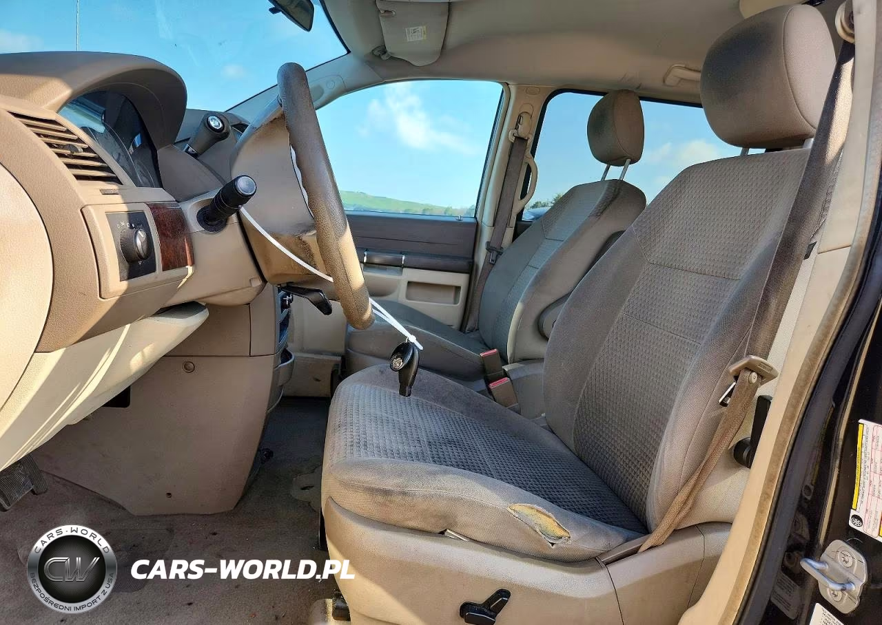 2009 Chrysler Town & Country Lx VIN:2A8HR44EX9R652903 - 7
