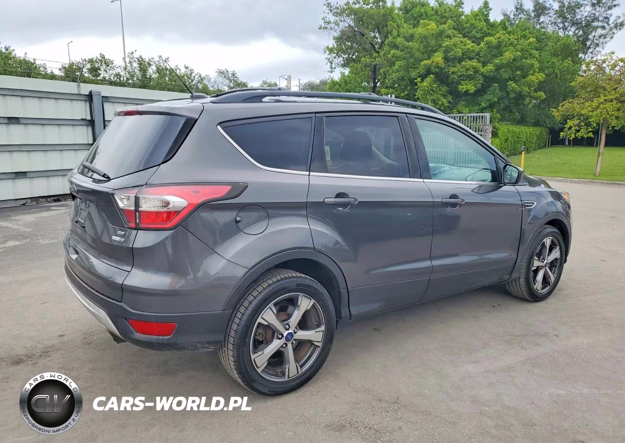 2017 Ford Escape Se VIN:1FMCU9GD4HUB23850 - 3