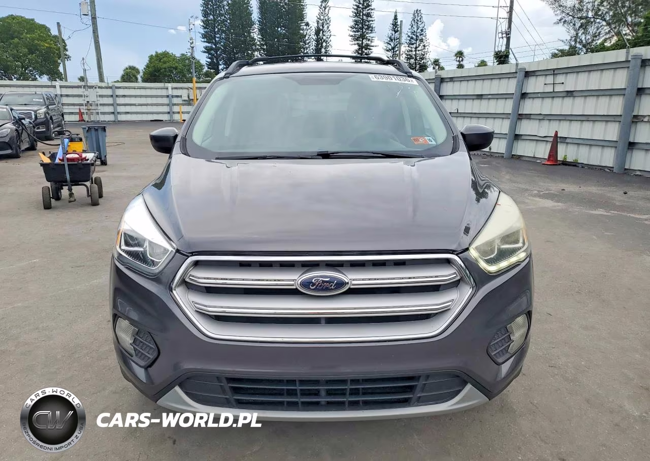 2017 Ford Escape Se VIN:1FMCU9GD4HUB23850 - 5
