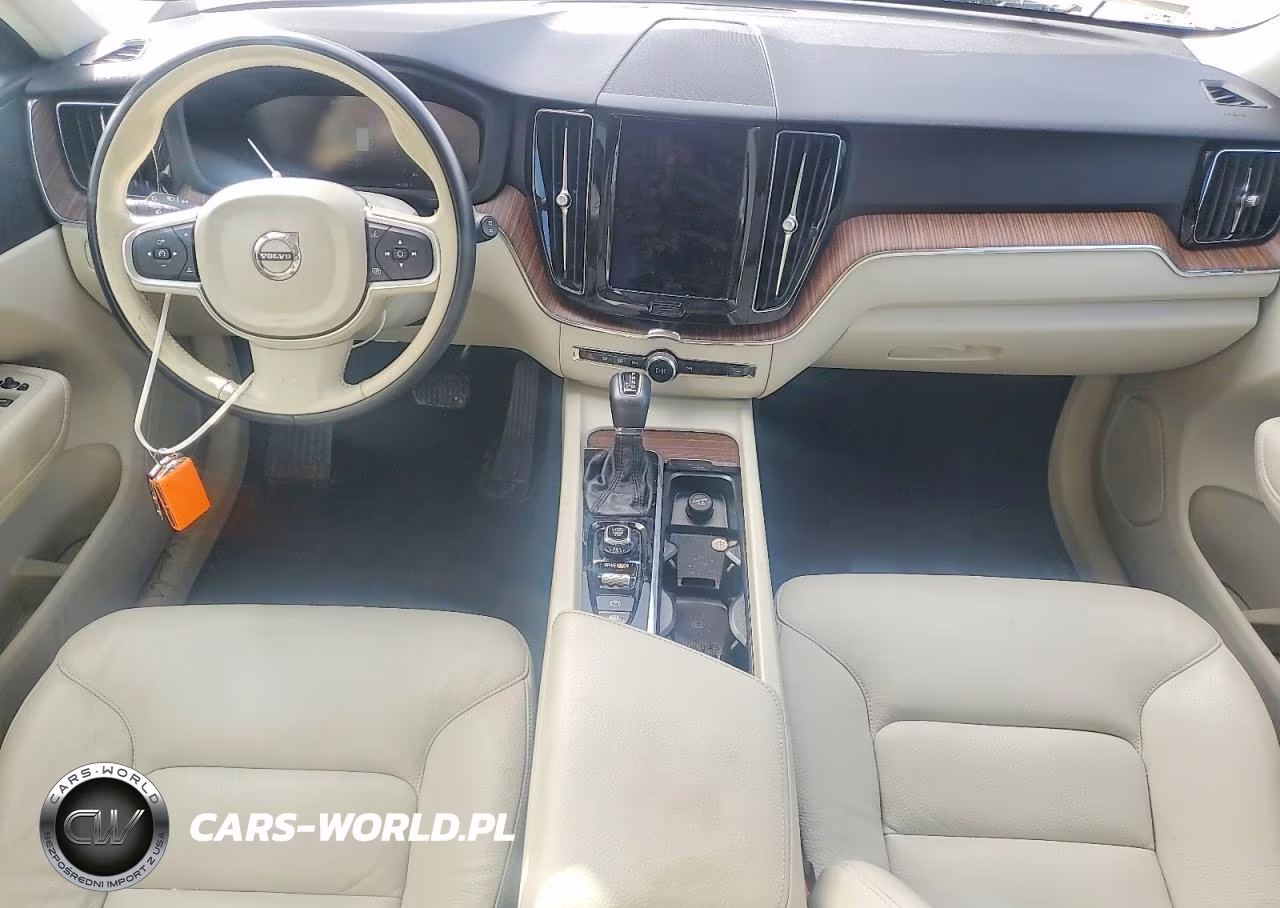 2021 Volvo Xc60 T5 Momentum VIN:YV4102RK0M1798954 - 8