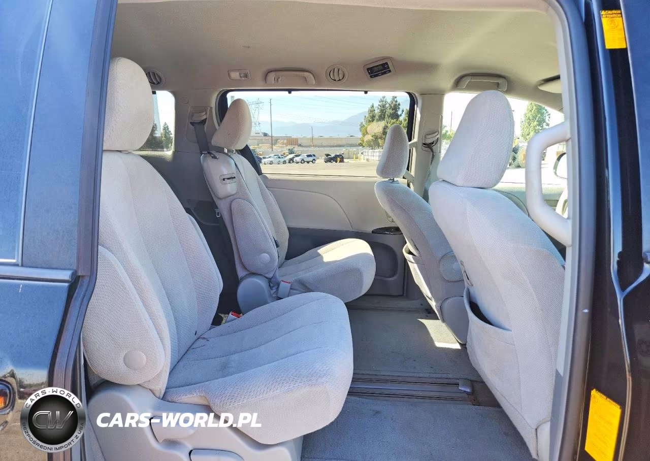 2013 Toyota Sienna Le VIN:5TDKK3DC4DS300538 - 10