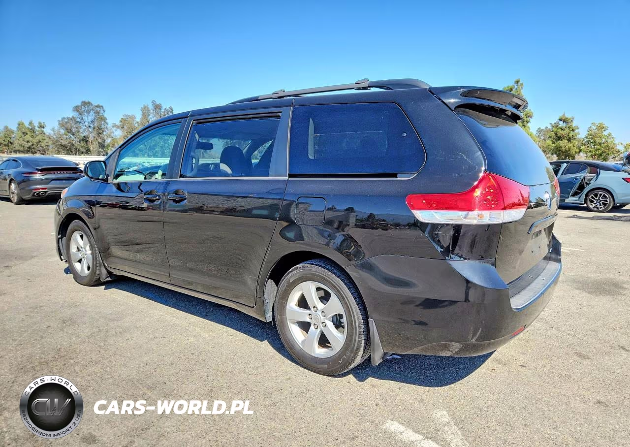 2013 Toyota Sienna Le VIN:5TDKK3DC4DS300538 - 2