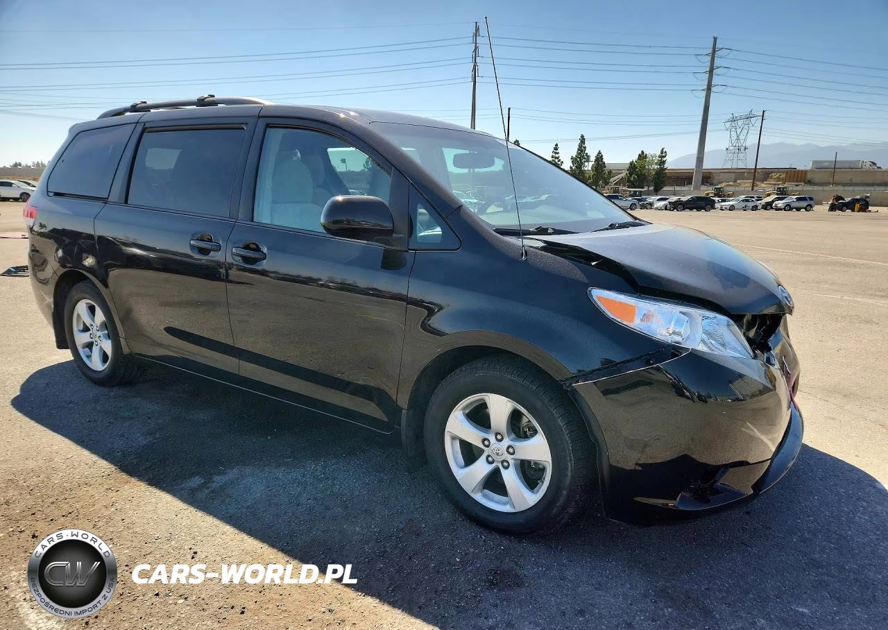 2013 Toyota Sienna Le VIN:5TDKK3DC4DS300538 - 4