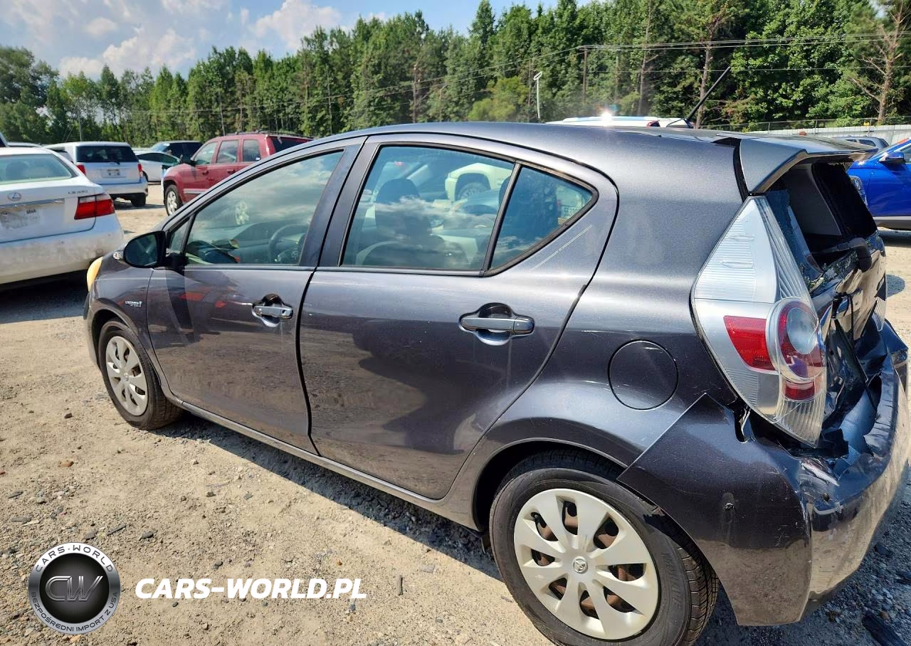 2013 Toyota Prius C Two VIN:JTDKDTB36D1540653 - 2