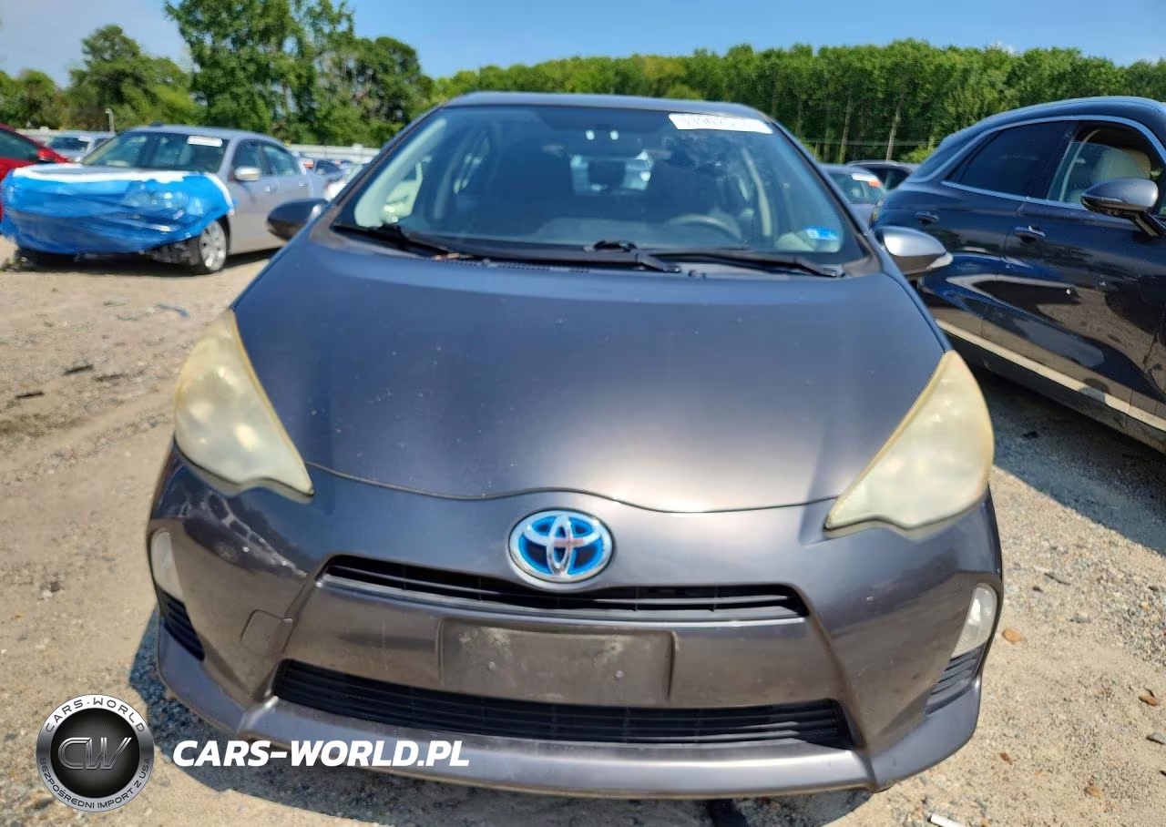 2013 Toyota Prius C Two VIN:JTDKDTB36D1540653 - 5
