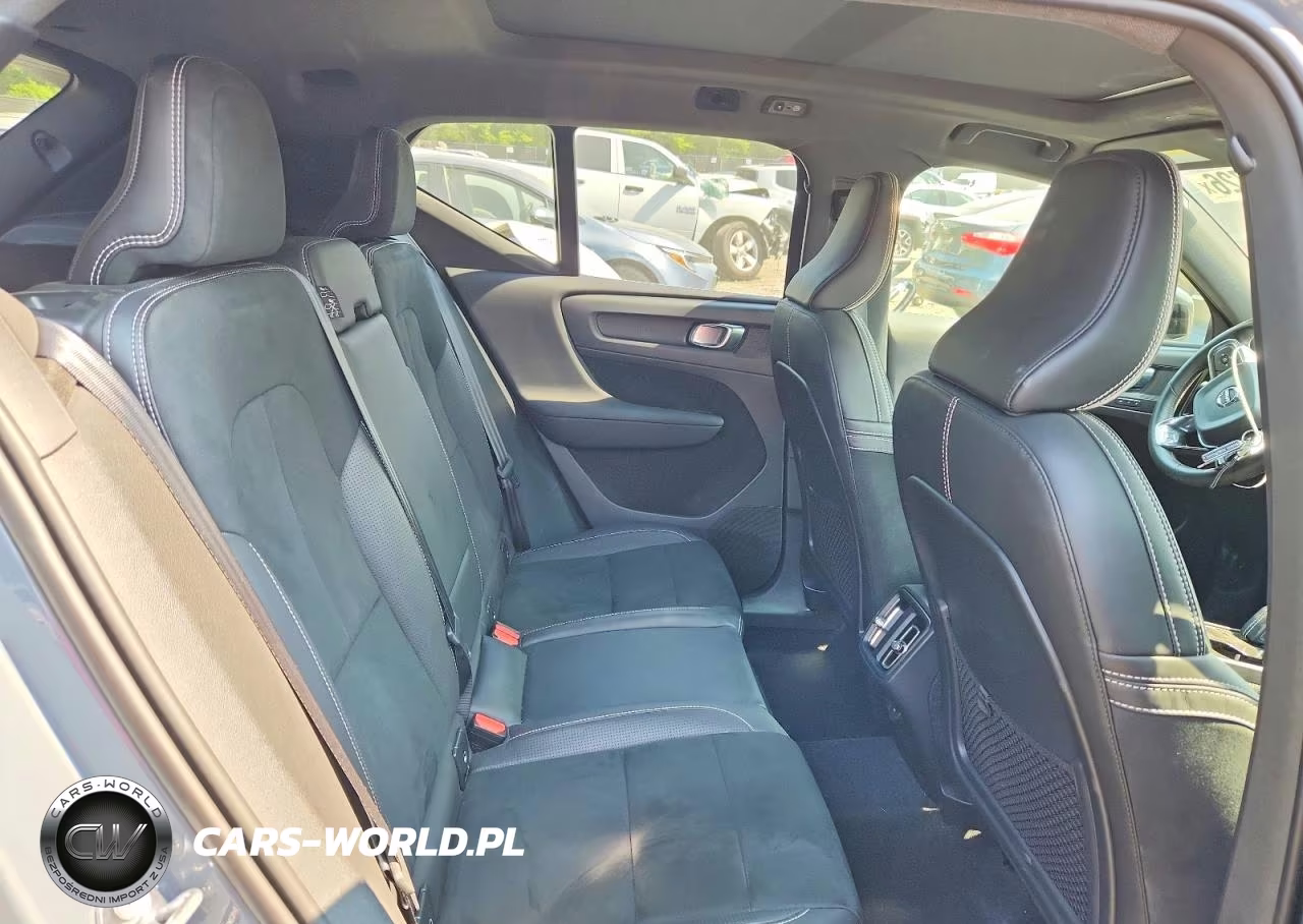 2020 Volvo Xc40 T5 R-Design VIN:YV4162UM2L2288914 - 11