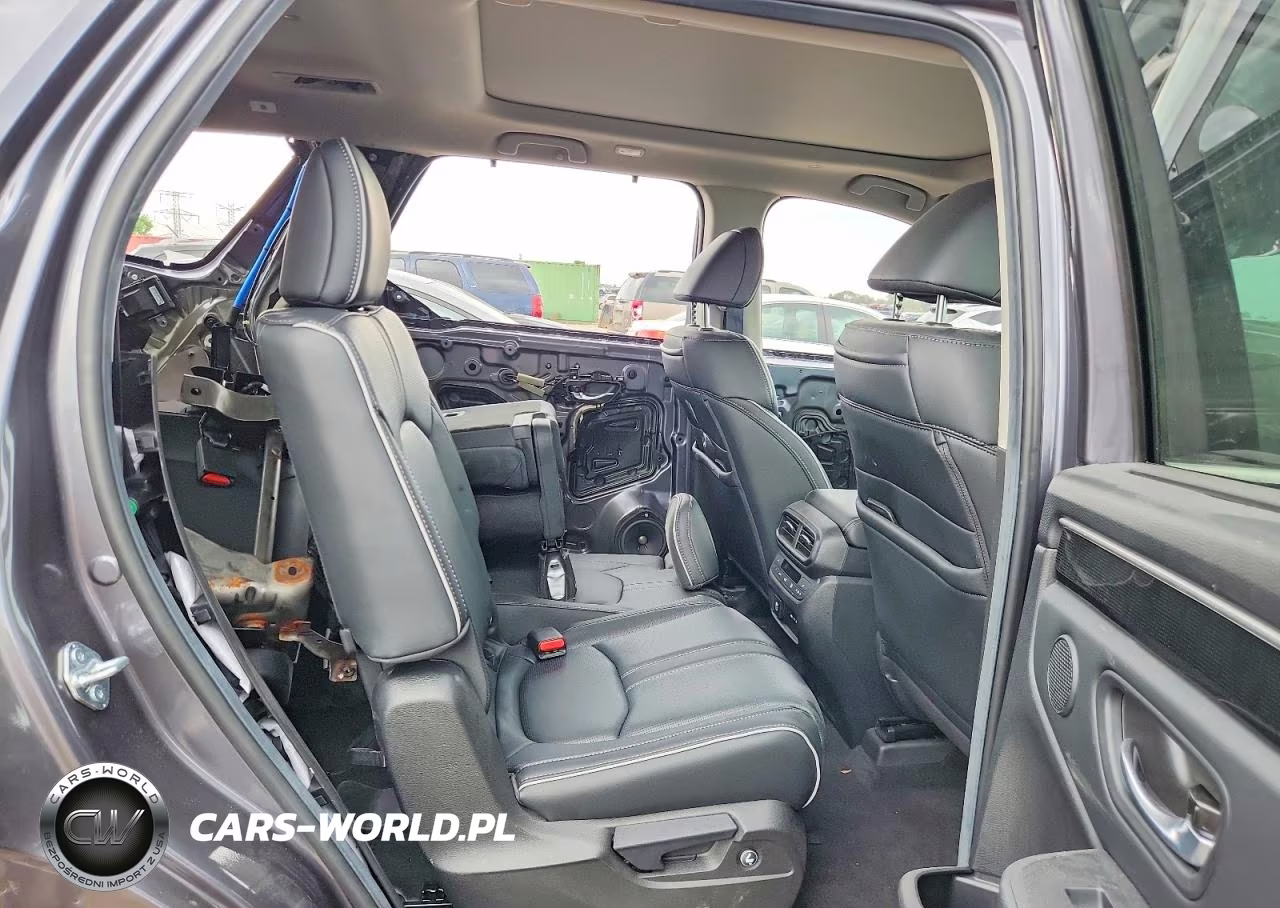 2025 Honda Pilot Elite VIN:5FNYG1H84SB146288 - 10