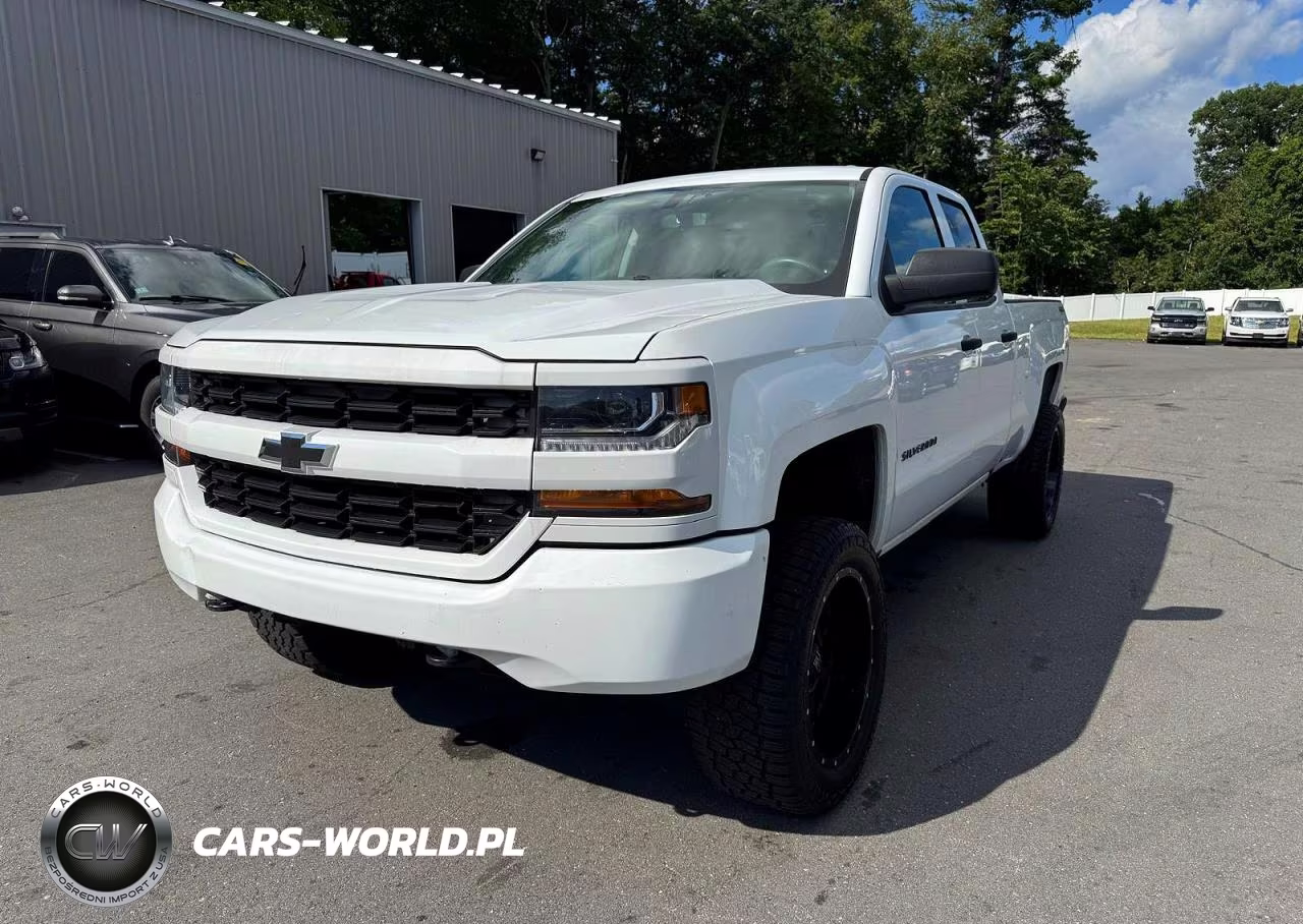2017 Chevrolet Silverado K1500 Custom