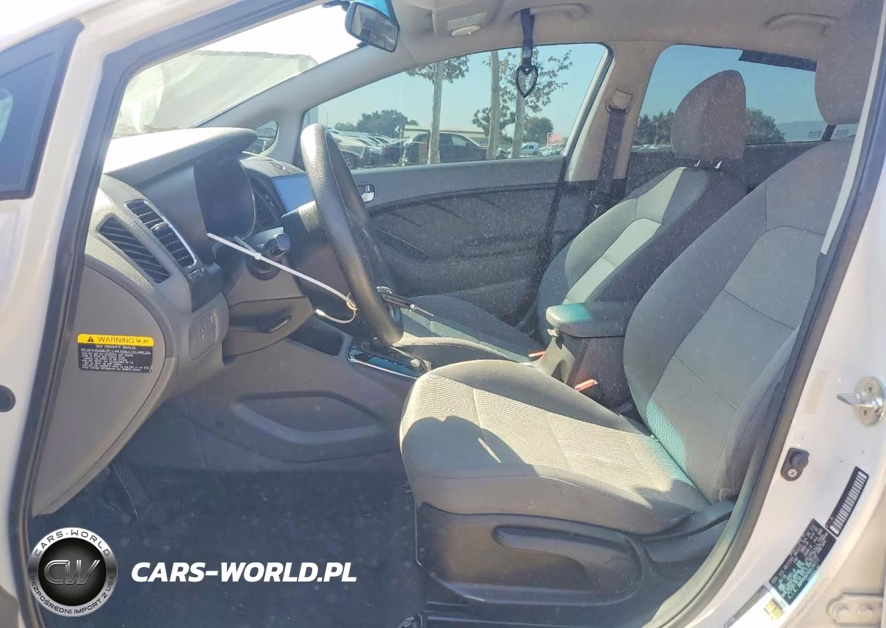 2018 Kia Forte Lx VIN:3KPFK4A79JE240177 - 7