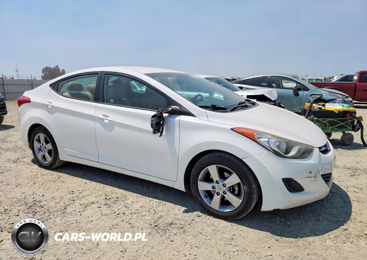 2013 Hyundai Elantra Gls VIN:5NPDH4AE3DH374378 - 4
