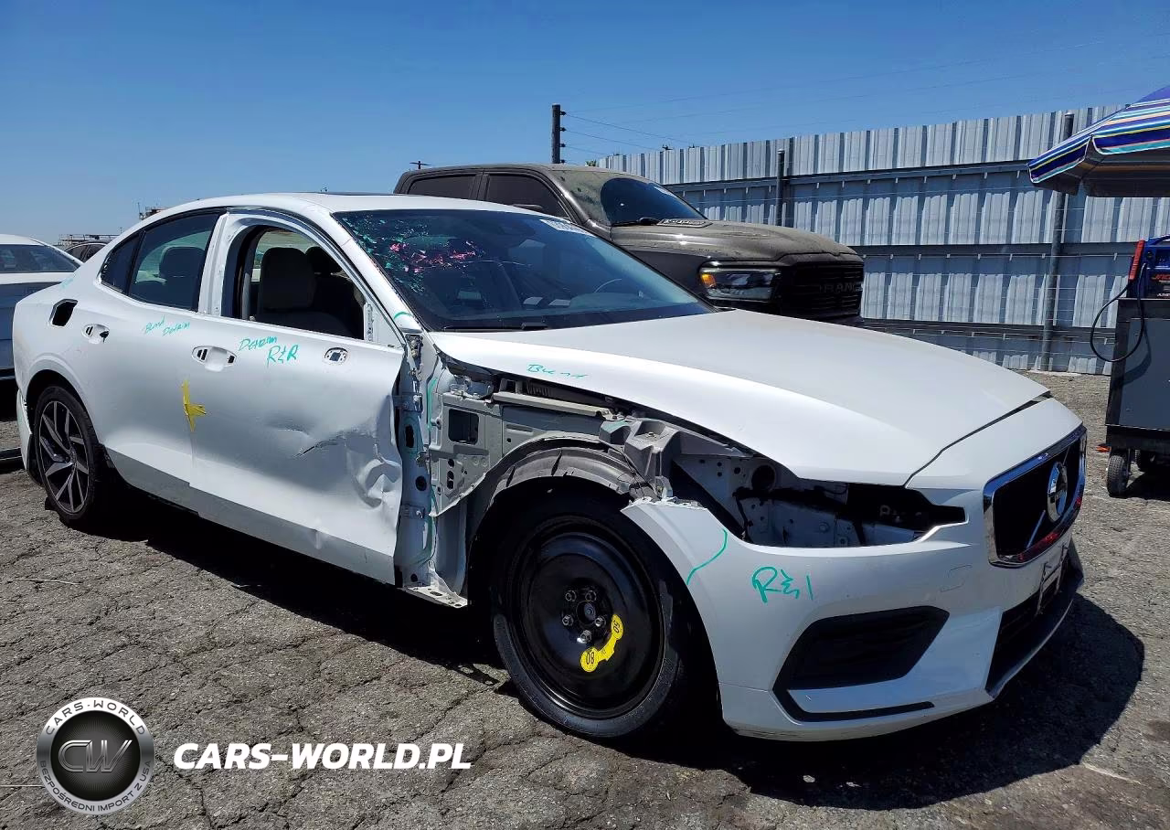 2020 Volvo S60 T5 Momentum VIN:7JR102FK4LG051667 - 4