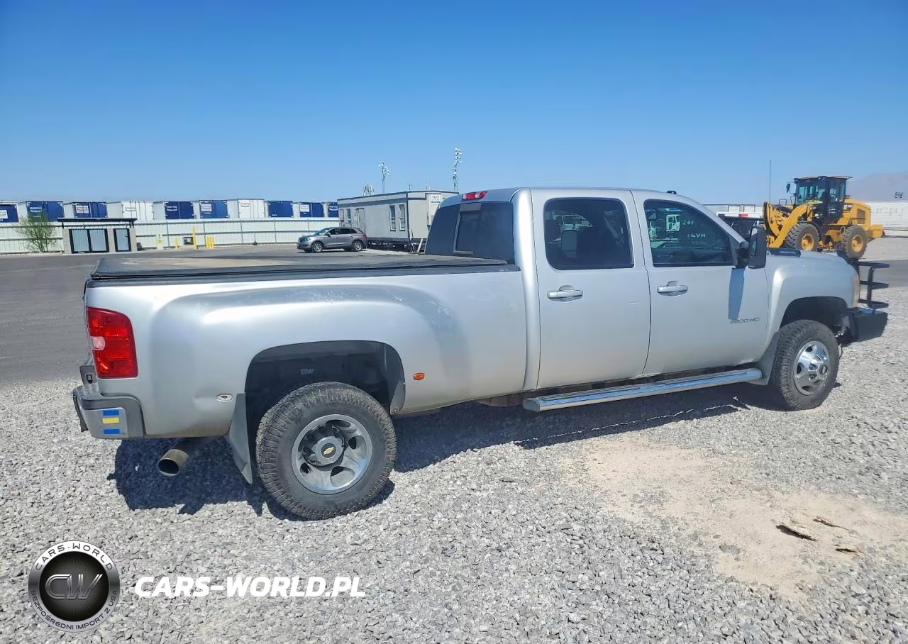 2011 Chevrolet Silverado K3500 Ltz VIN:1GC4K1C83BF114691 - 3