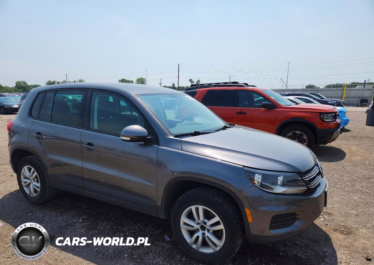 2012 Volkswagen Tiguan S VIN:WVGAV7AX1CW004999 - 4