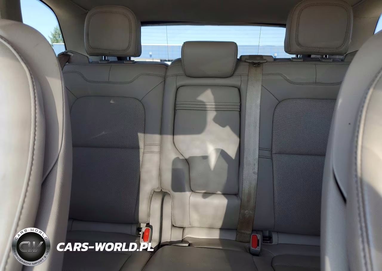 2020 Lincoln Corsair VIN:5LMCJ1D98LUL18608 - 10
