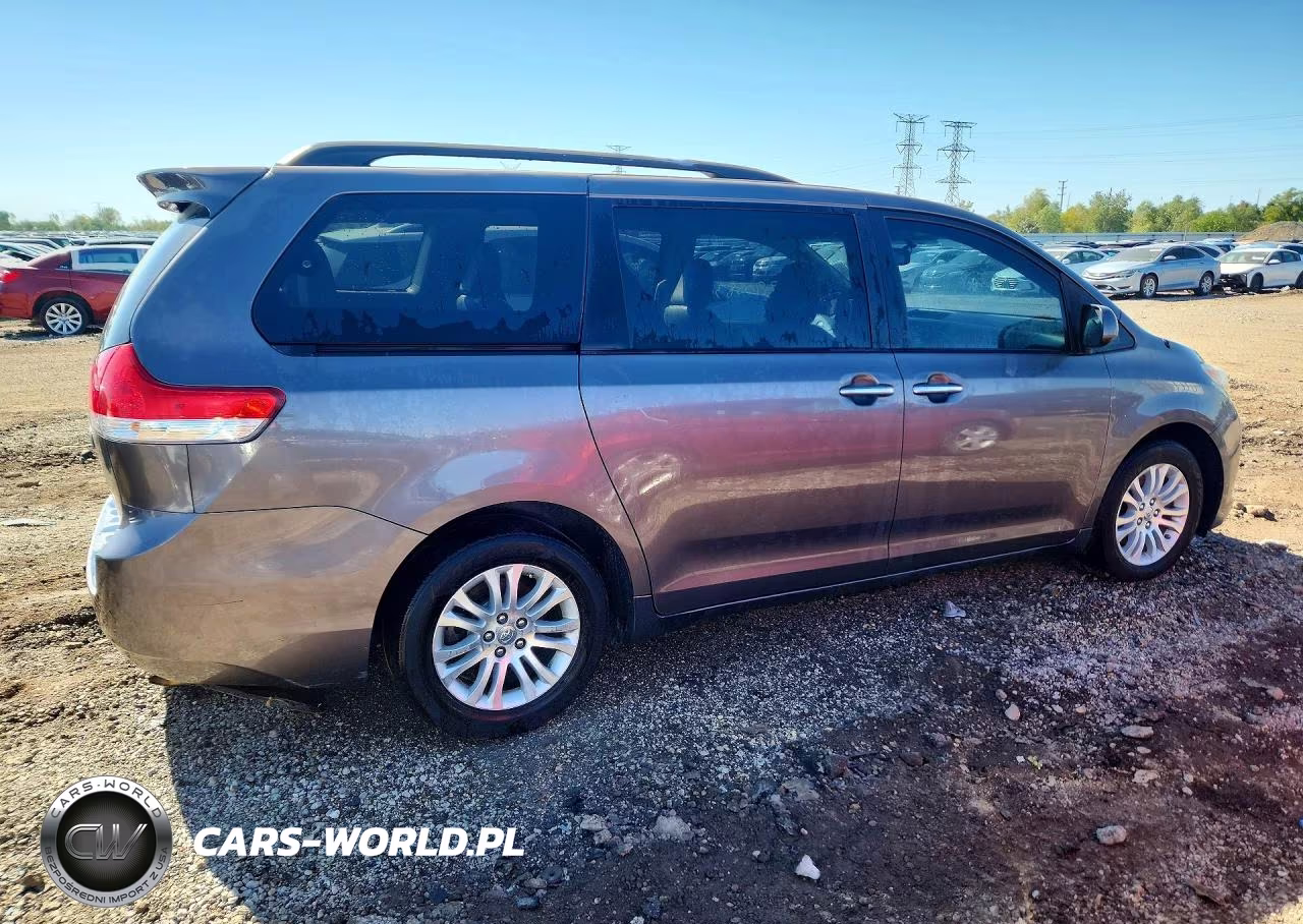 2013 Toyota Sienna Xle 8-Passenger VIN:5TDYK3DC5DS349192 - 3