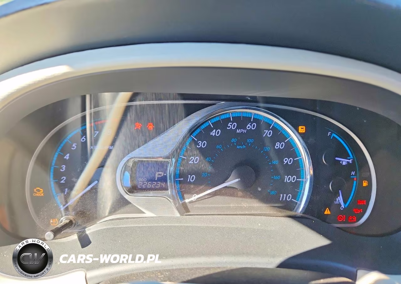 2013 Toyota Sienna Xle 8-Passenger VIN:5TDYK3DC5DS349192 - 9