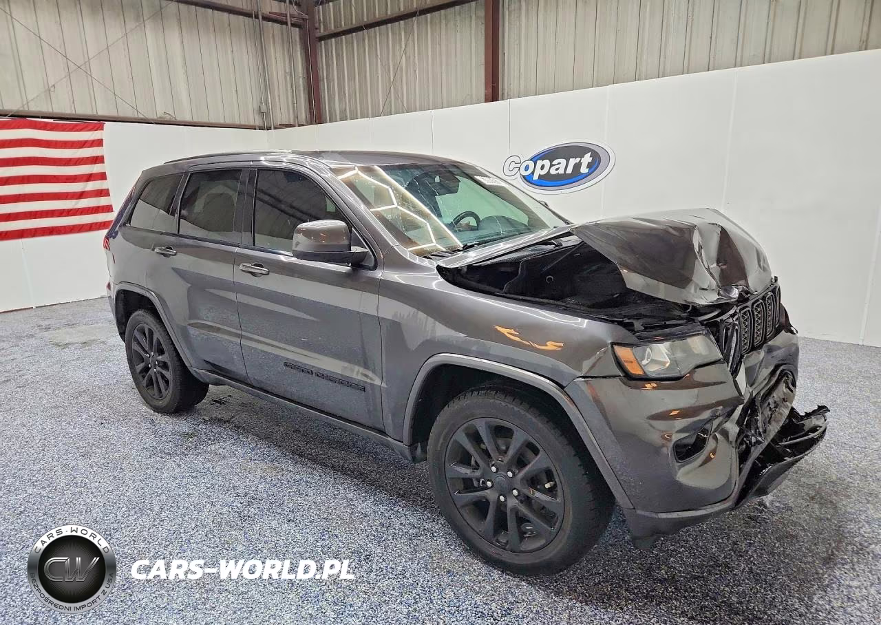 2018 Jeep Grand Cherokee Laredo VIN:1C4RJEAG9JC253248 - 4