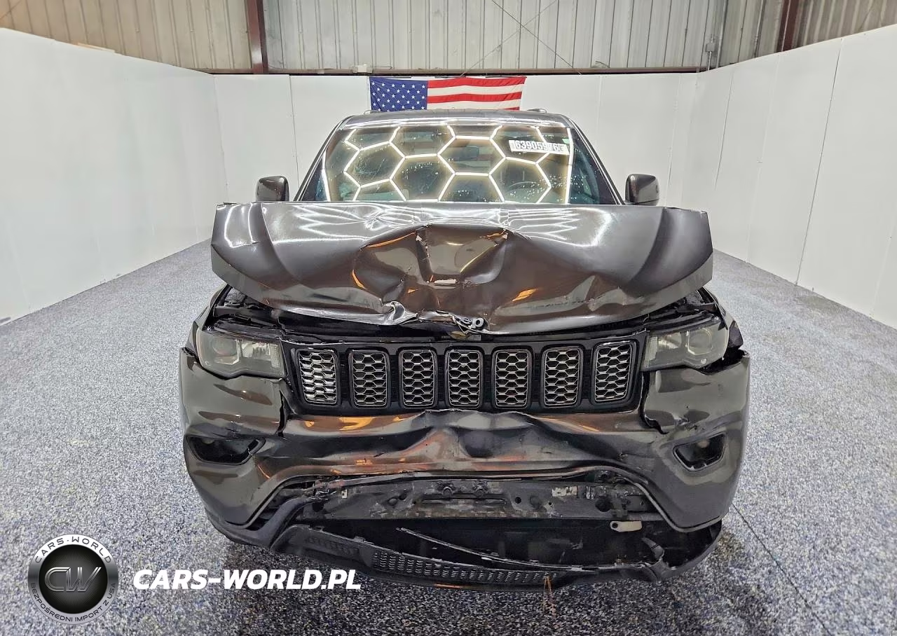 2018 Jeep Grand Cherokee Laredo VIN:1C4RJEAG9JC253248 - 5