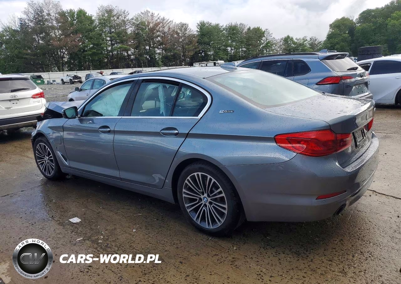 2019 BMW 530Xe VIN:WBAJB1C52KB376201 - 2