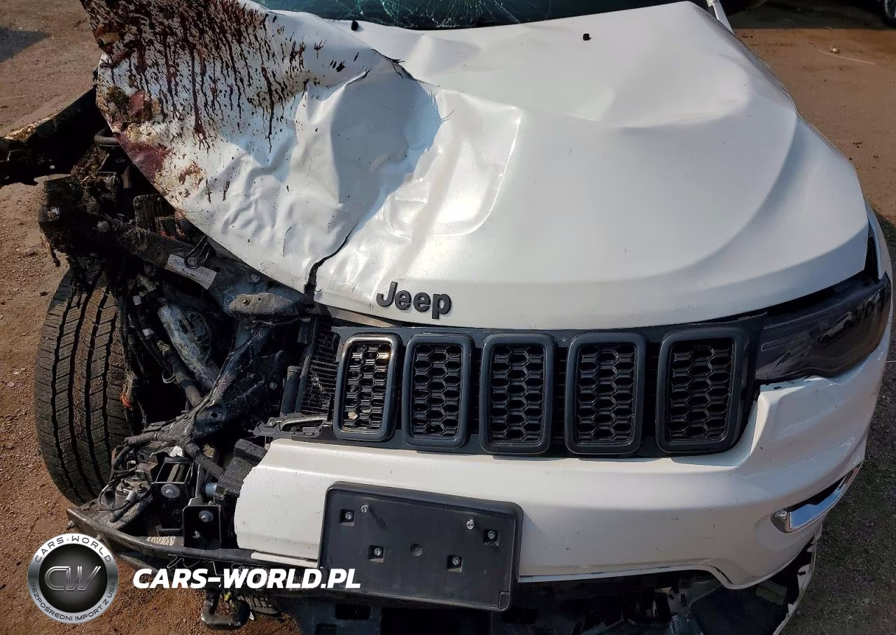 2017 Jeep Grand Cherokee Overland VIN:1C4RJFCG6HC607515 - 12