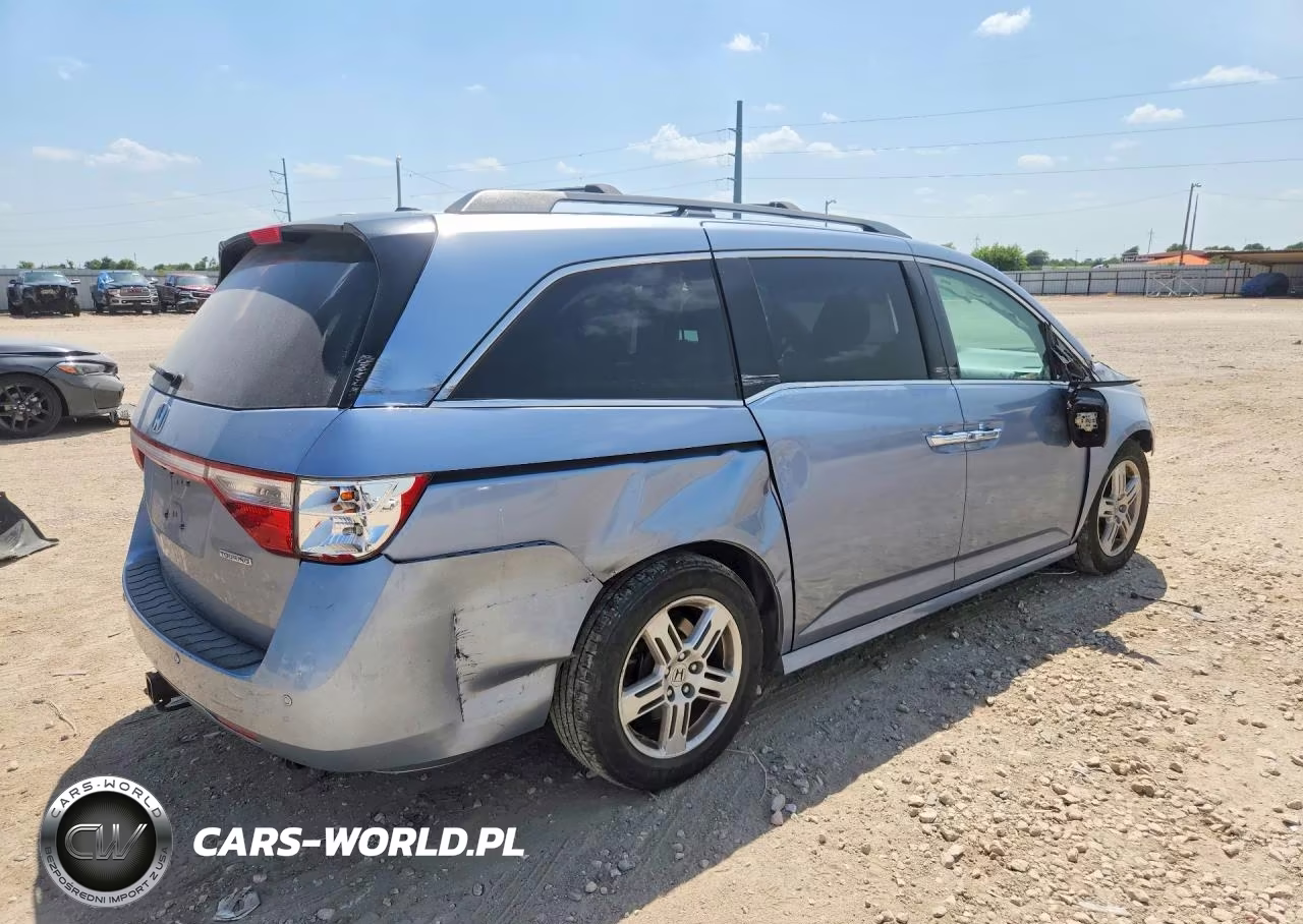 2012 Honda Odyssey Touring VIN:5FNRL5H97CB011713 - 3