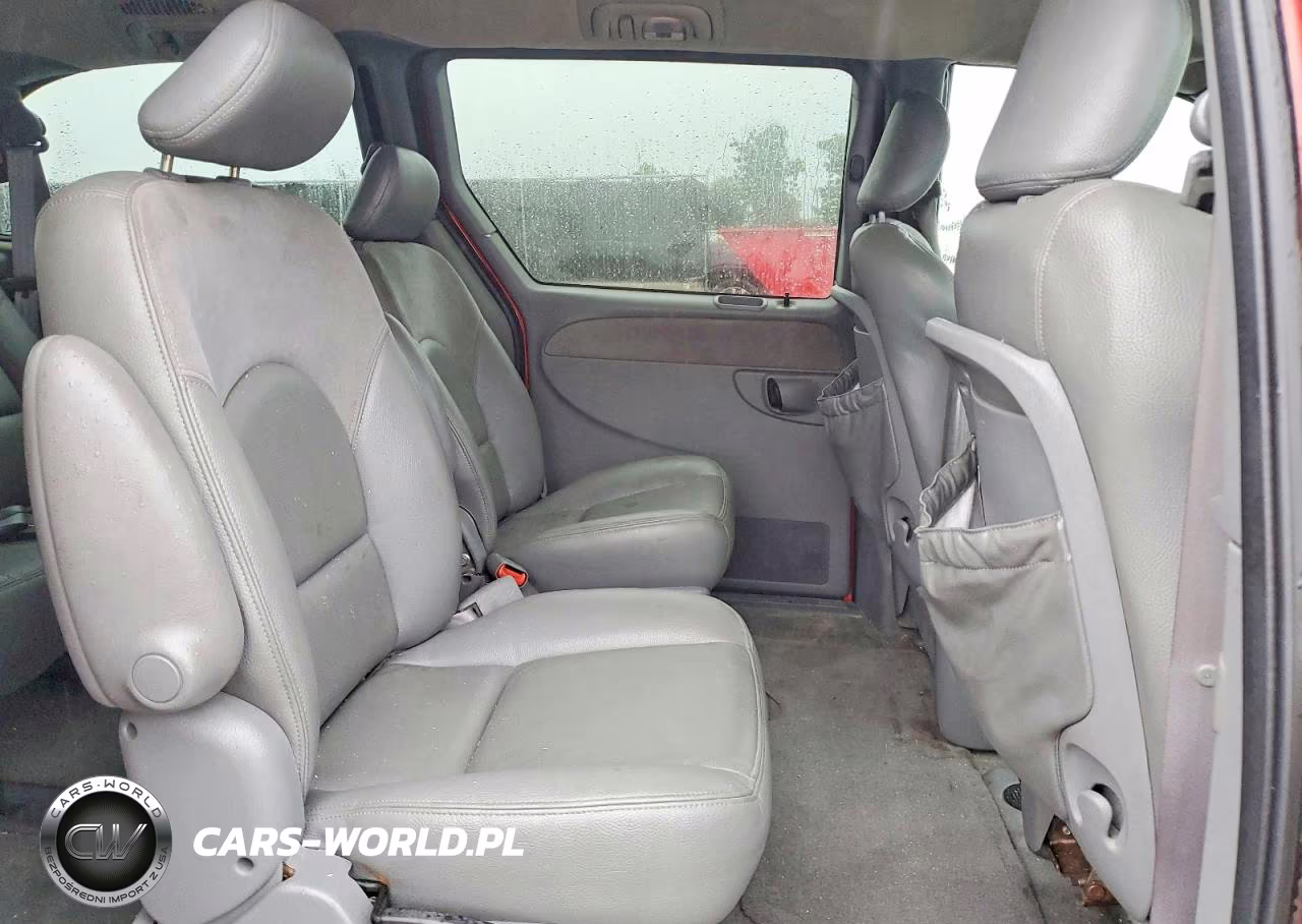2004 Chrysler Town & Country Limited VIN:2C8GP64L34R594336 - 11