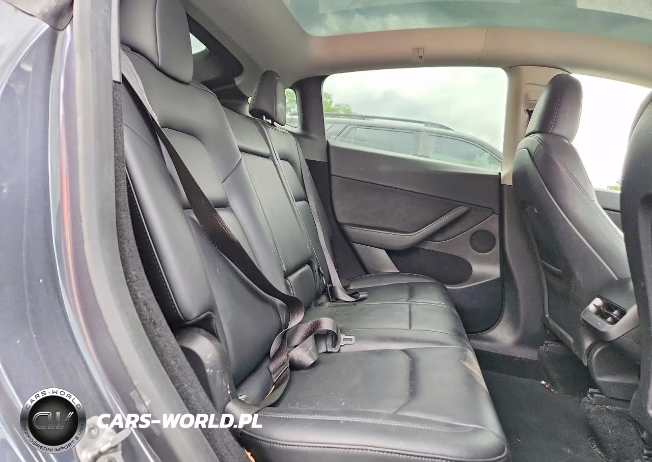 2023 Tesla Model Y VIN:7SAYGDEE0PF854396 - 11