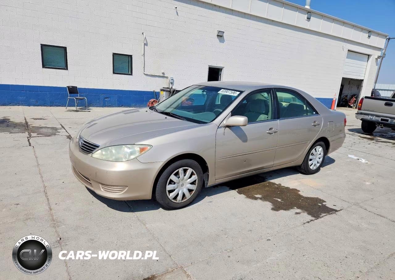2005 Toyota Camry Le – zdjęcie 1 z 12