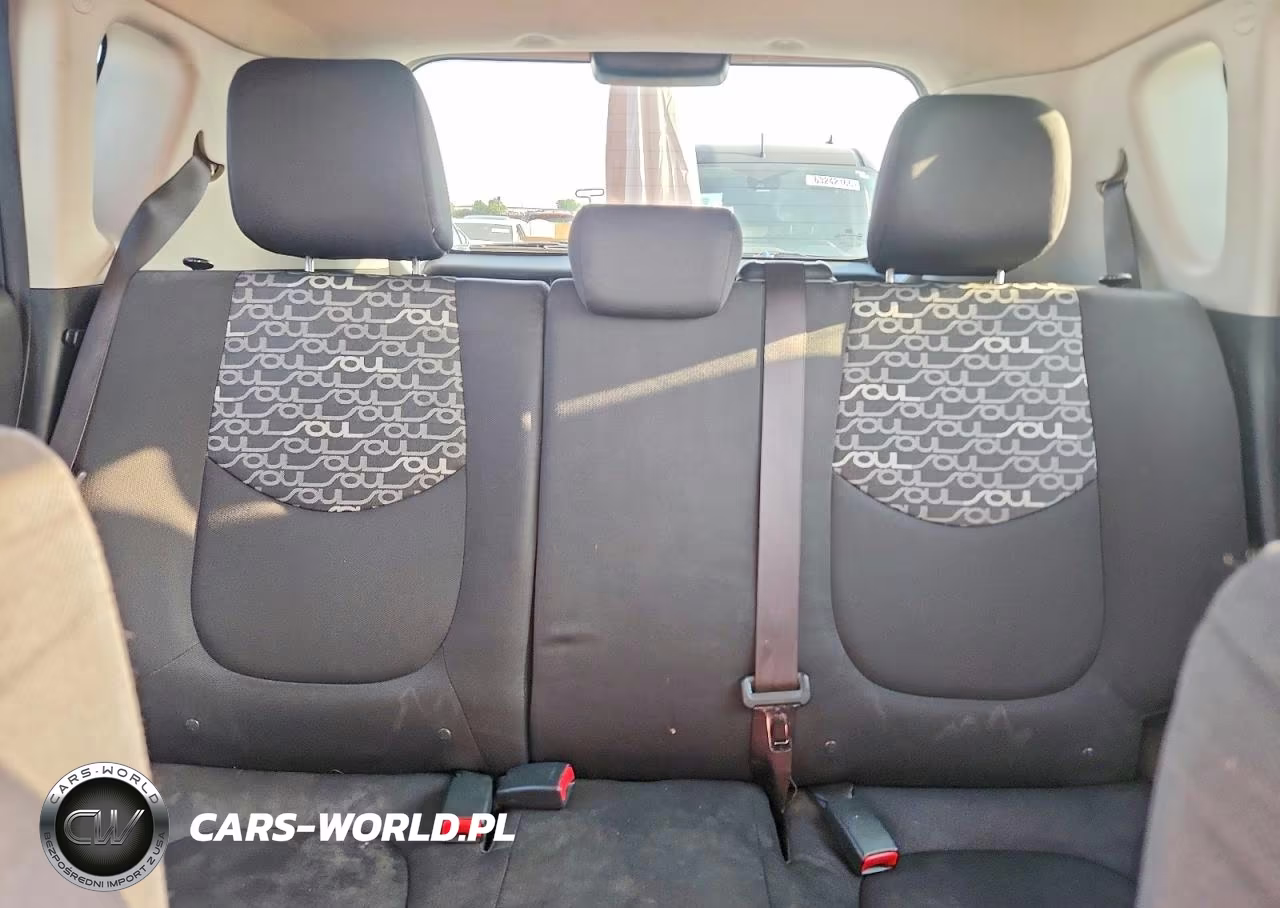 2011 Kia Soul + VIN:KNDJT2A23B7271796 - 10