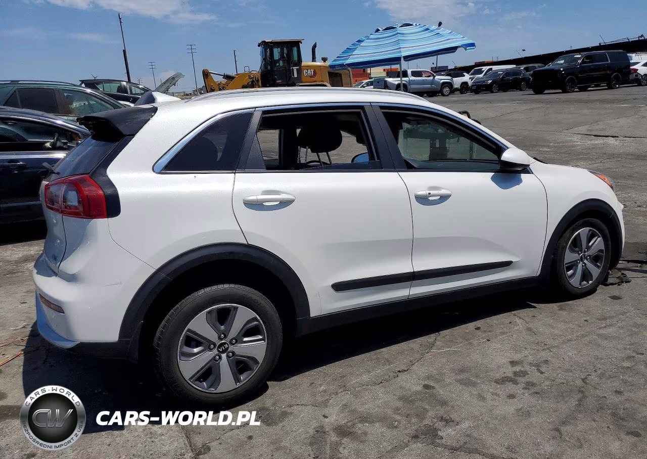 2019 Kia Niro Lx VIN:KNDCB3LC7K5246127 - 3