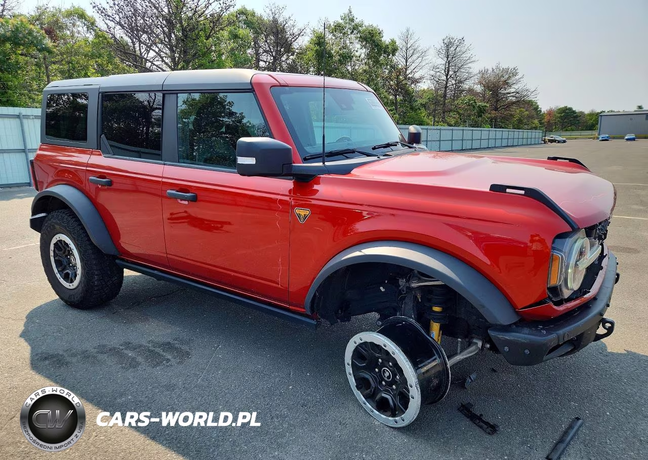 2023 Ford Bronco Base VIN:1FMEE5DP8PLB68369 - 4