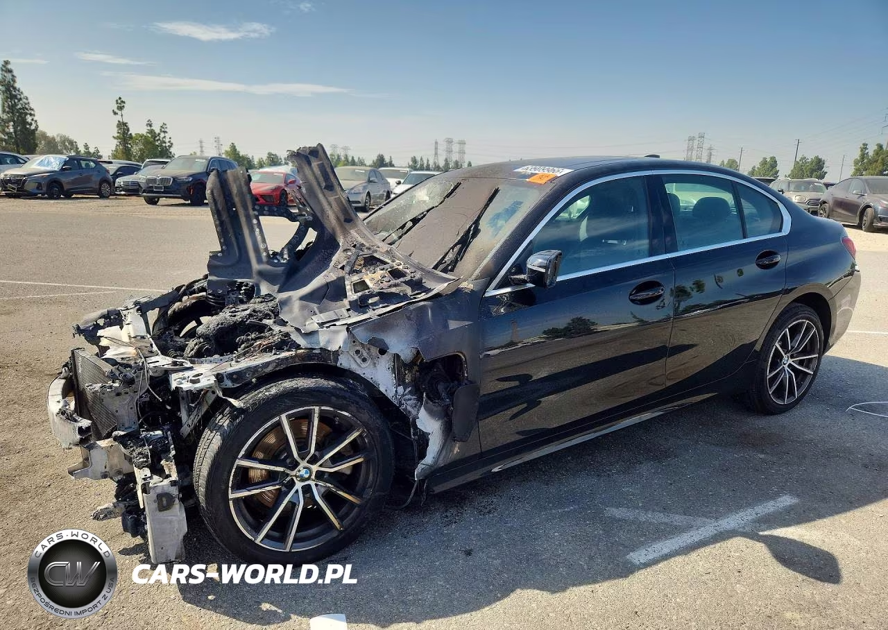 2021 BMW 330Xe – zdjęcie 1 z 12