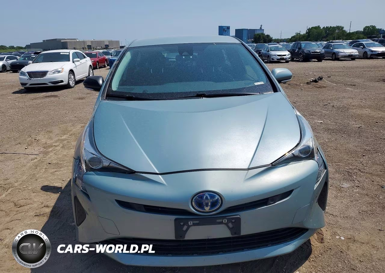 2018 Toyota Prius Two VIN:JTDKBRFU4J3591337 - 5