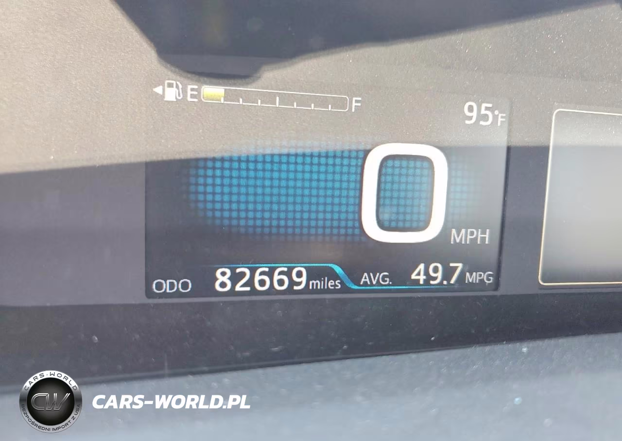 2018 Toyota Prius Two VIN:JTDKBRFU4J3591337 - 9