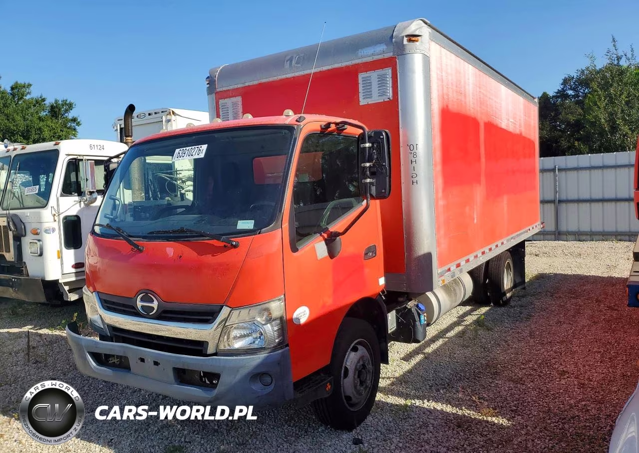 2017 Hino 195