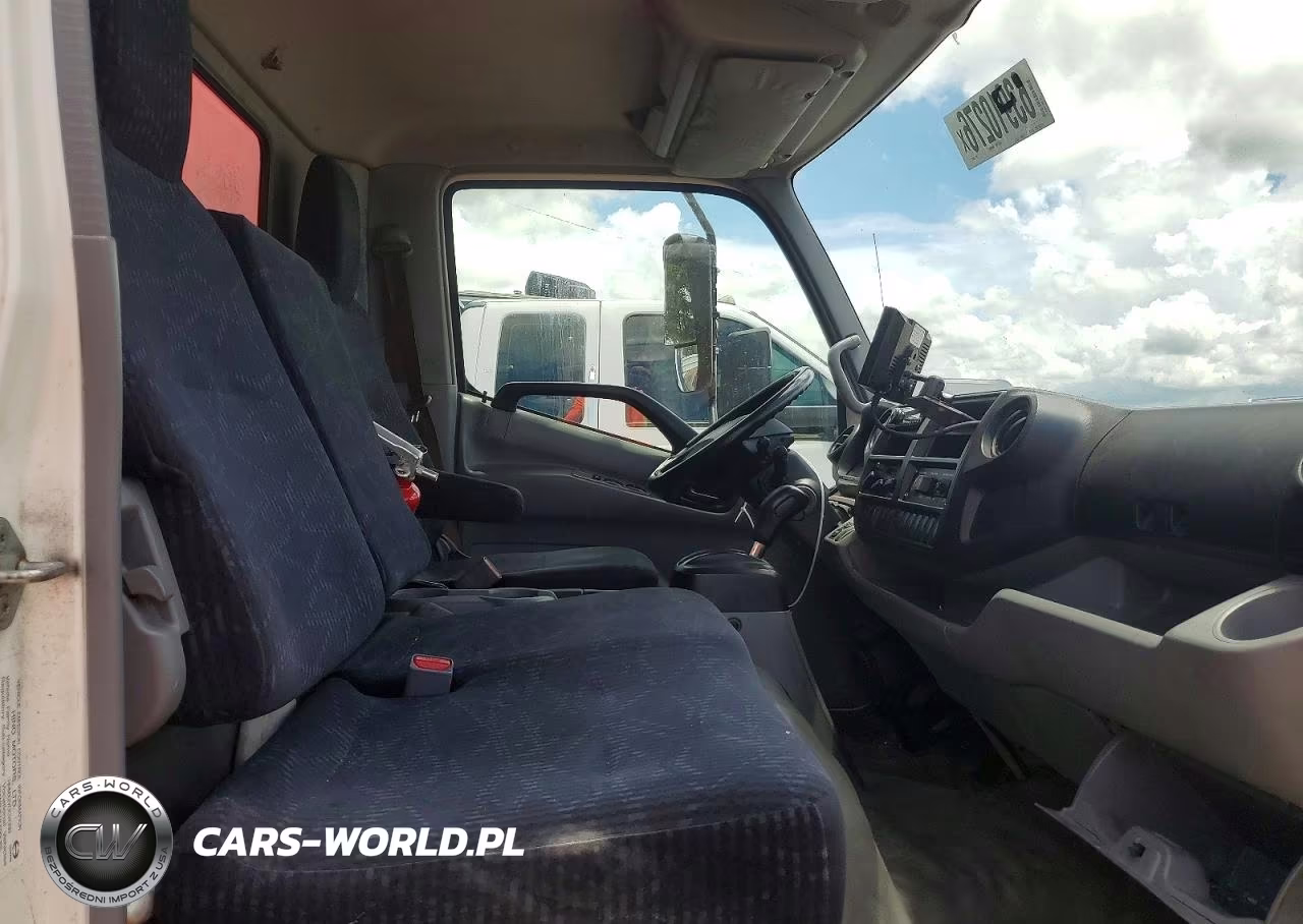 2017 Hino 195 VIN:JHHSDM2H0HK005817 - 11