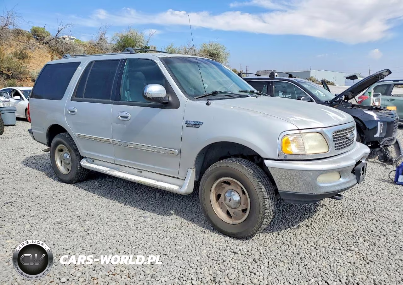 1999 Ford Expedition VIN:1FMPU18L8WLC03468 - 4