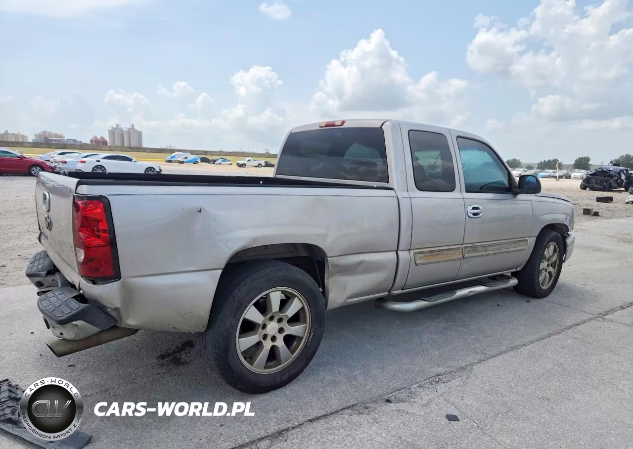 2004 Chevrolet Silverado C1500 VIN:2GCEC19T841184839 - 3