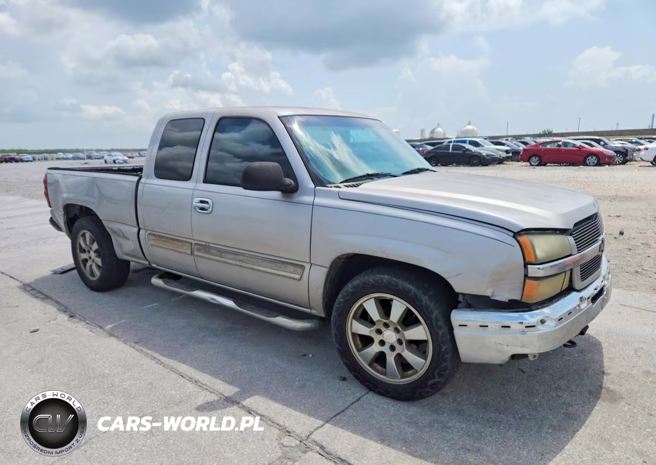 2004 Chevrolet Silverado C1500 VIN:2GCEC19T841184839 - 4