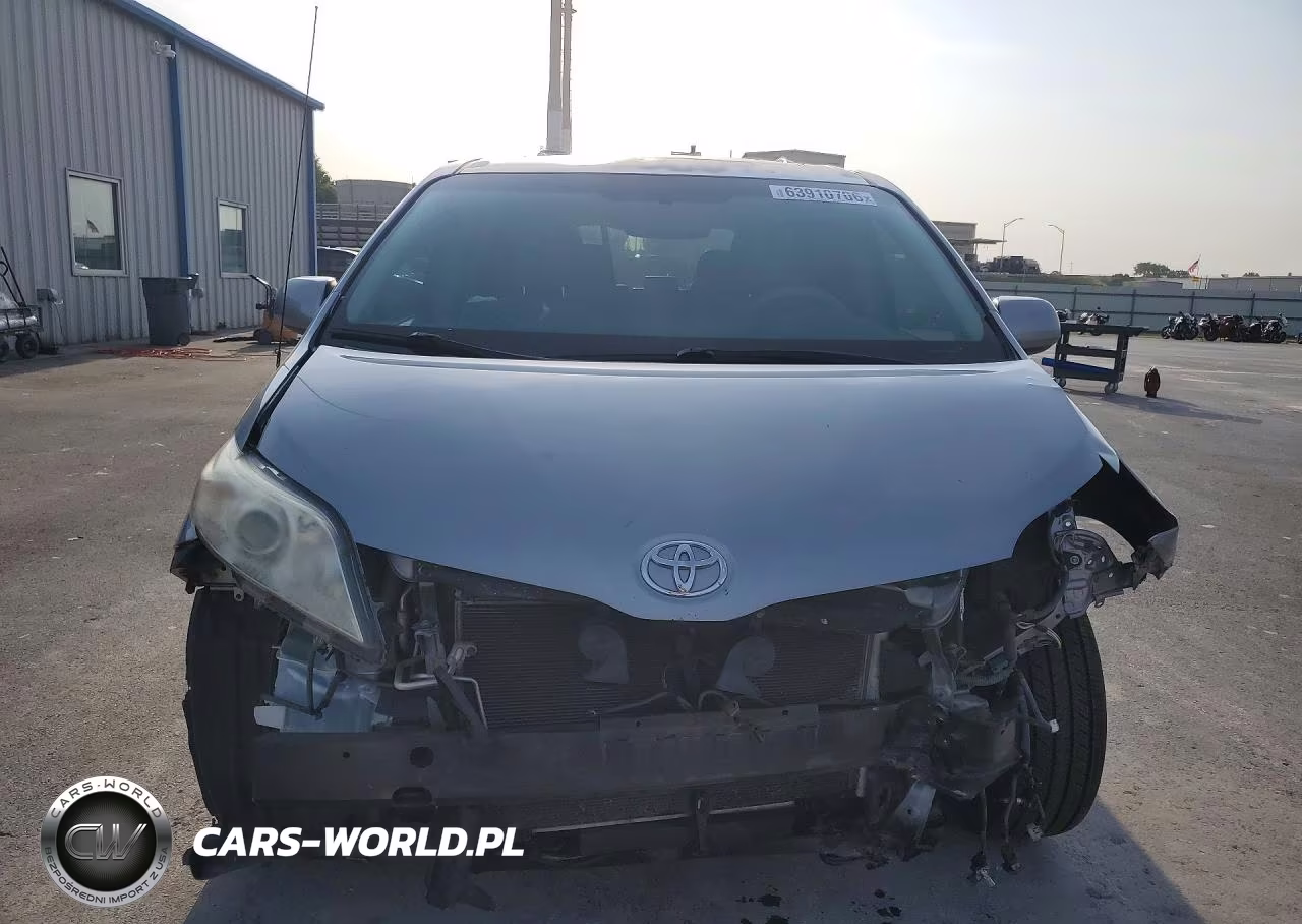 2012 Toyota Sienna Xle 8-Passenger VIN:5TDYK3DC2CS267757 - 5