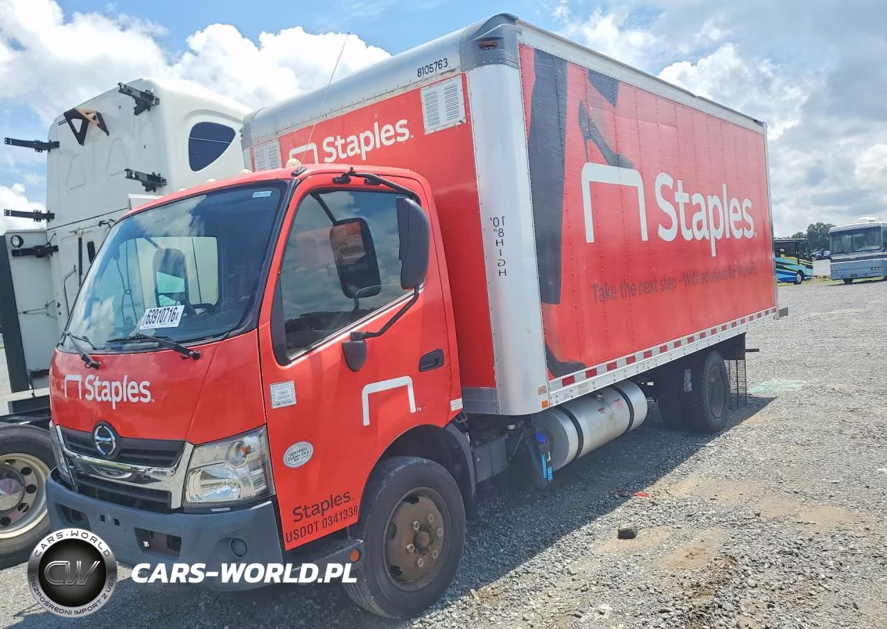 2017 Hino 195