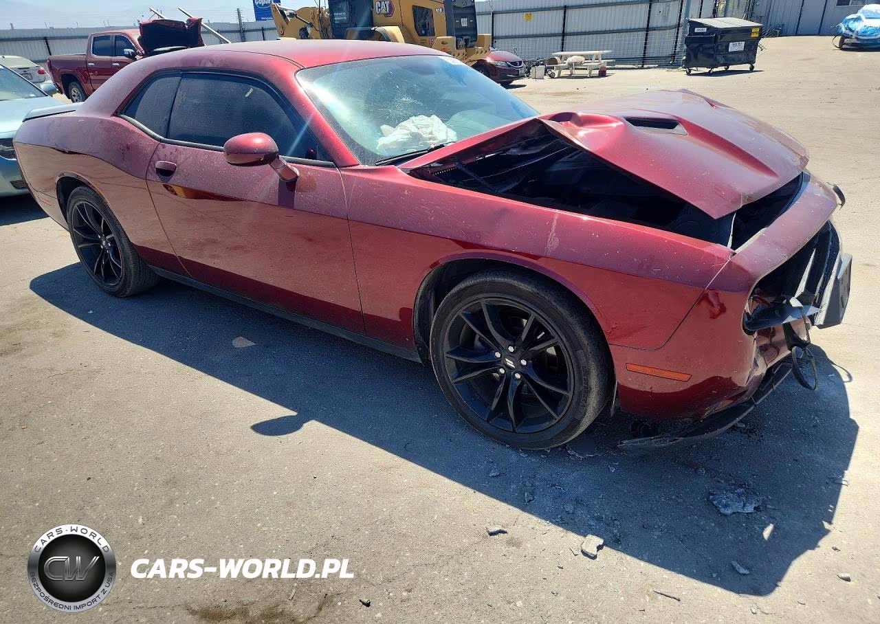 2018 Dodge Challenger Sxt VIN:2C3CDZAGXJH262935 - 4