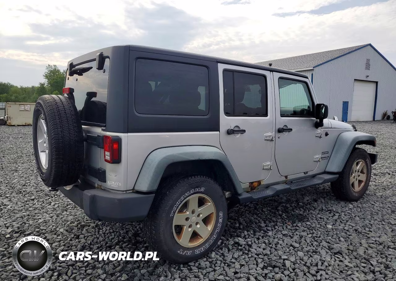 2011 Jeep Wrangler Unlimited Sport VIN:1J4BA3H10BL512924 - 3