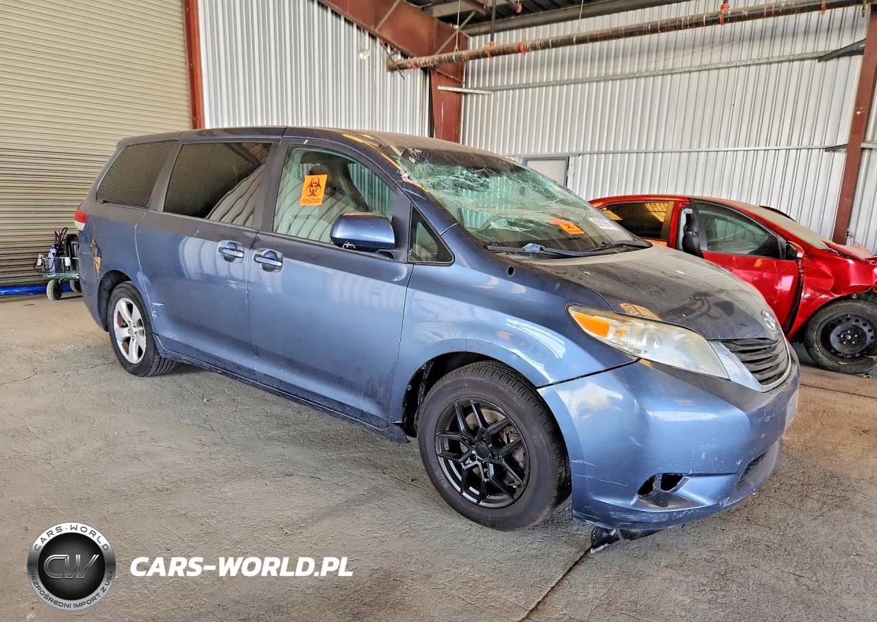 2014 Toyota Sienna Le VIN:5TDKK3DC1ES498920 - 4