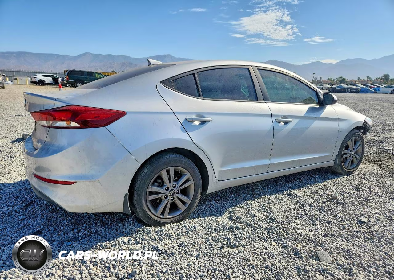 2018 Hyundai Elantra Sel VIN:5NPD84LF5JH347846 - 3