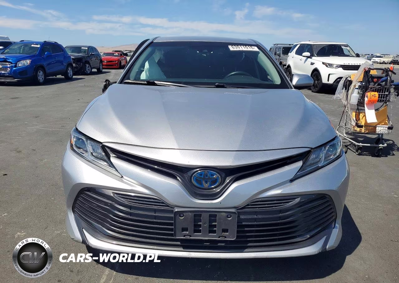 2018 Toyota Camry Le VIN:4T1B31HK0JU504114 - 5