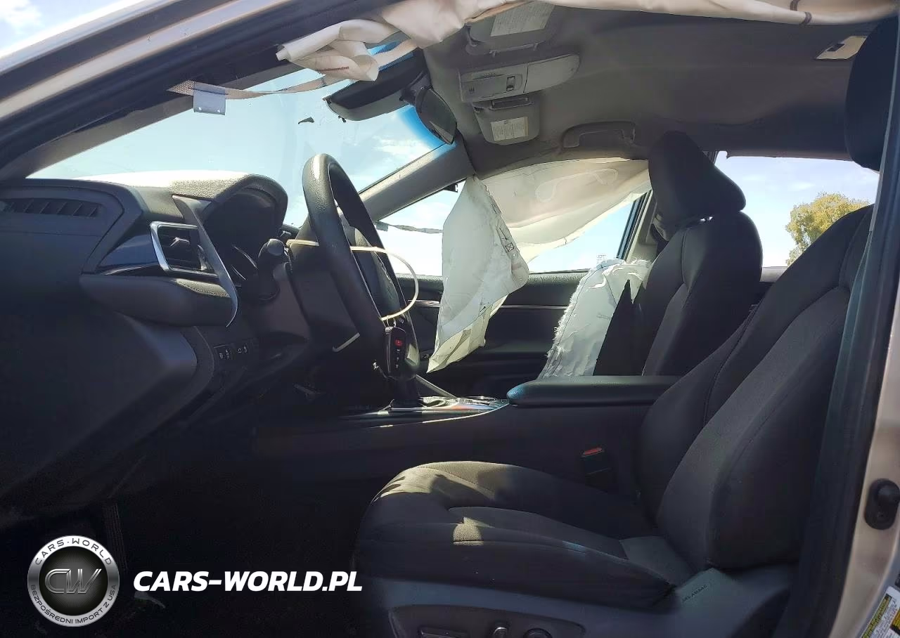 2018 Toyota Camry Le VIN:4T1B31HK0JU504114 - 7