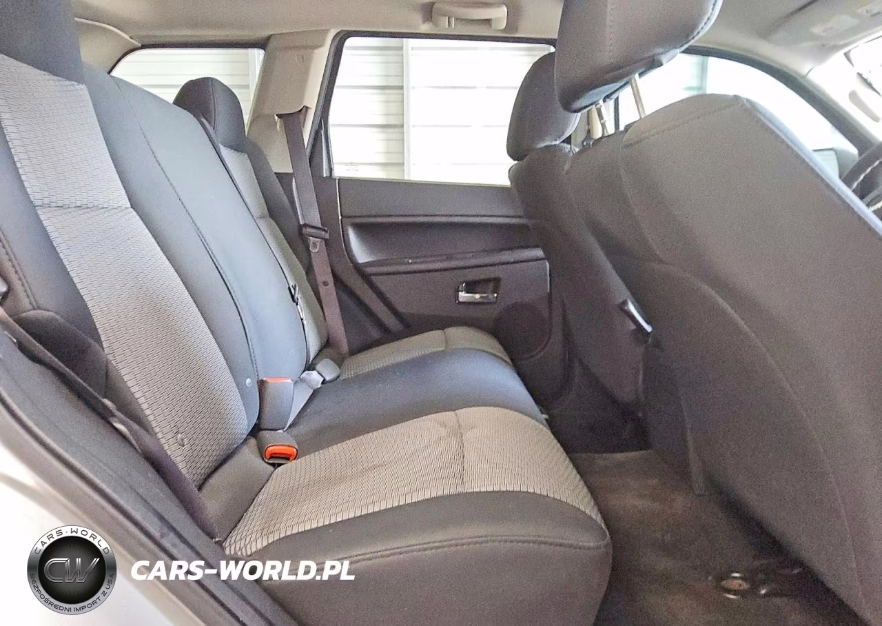 2009 Jeep Grand Cherokee Laredo VIN:1J8GS48KX9C521110 - 10