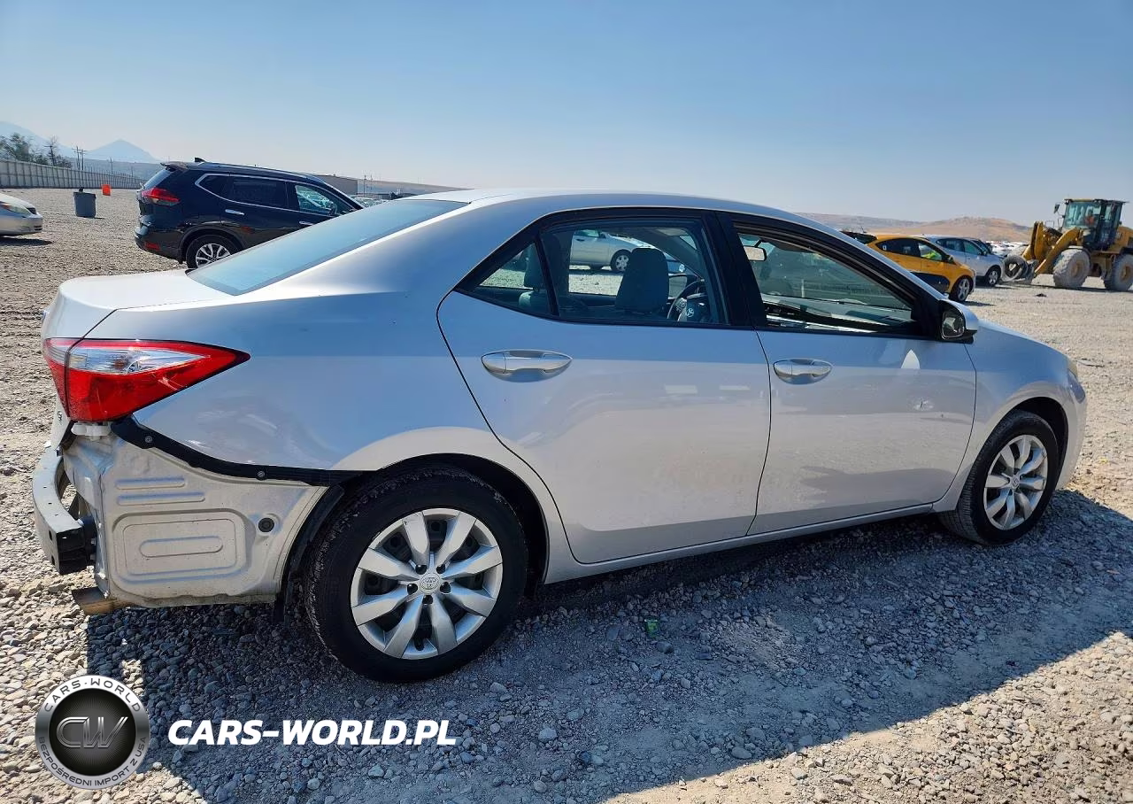 2016 Toyota Corolla Le VIN:2T1BURHE5GC511513 - 3