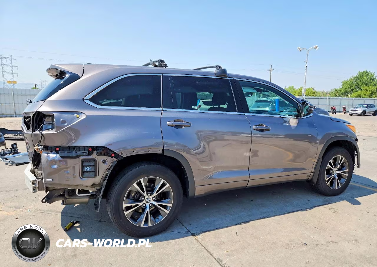 2016 Toyota Highlander Xle VIN:5TDJKRFH8GS267359 - 3